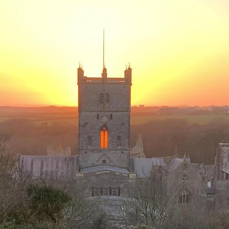 St Davids Gin & Kitchen - The Cathedral Villas エクステリア 写真