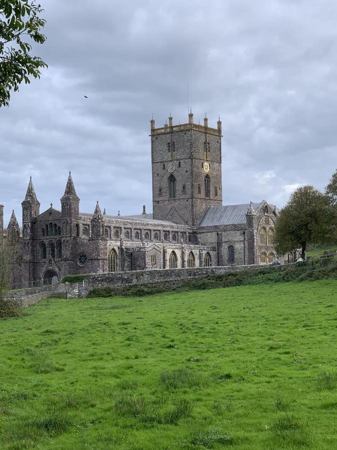 St Davids Gin & Kitchen - The Cathedral Villas エクステリア 写真